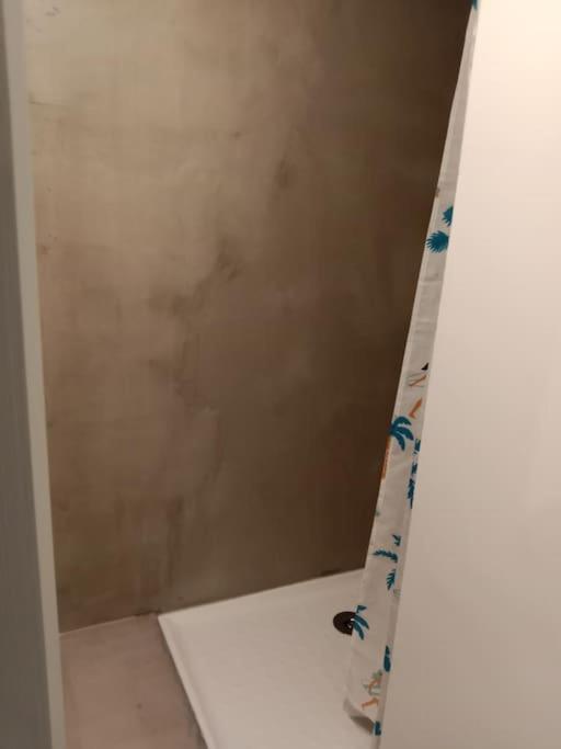 Insolite 46 Chambéry Extérieur photo