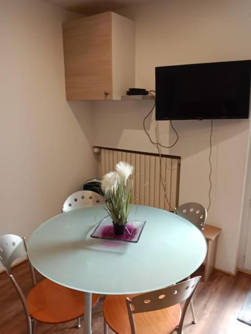 Insolite 46 Chambéry Extérieur photo